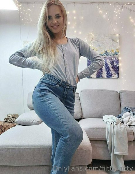 fiittymitty estrella erótica galería