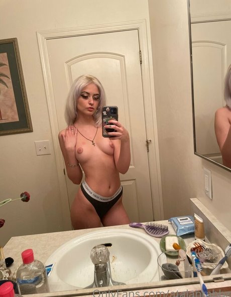 atalantabbz estrella desnuda galería