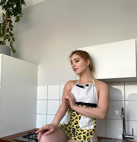 helen xxx modelo superior imágenes