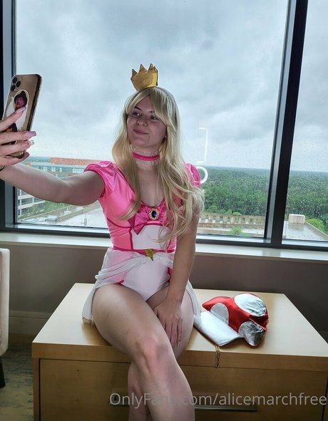 alicemarchfree actriz libre imágenes