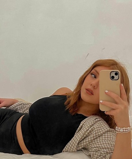 basicallycatx modelo de alta calidad foto