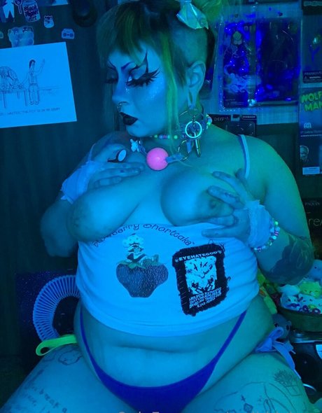 scribblelegs actriz desnuda imágenes