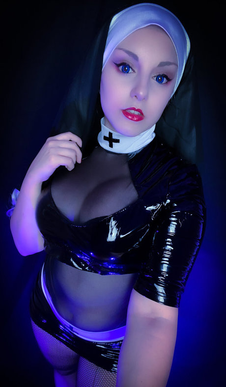 Marcelline modelo agradable foto