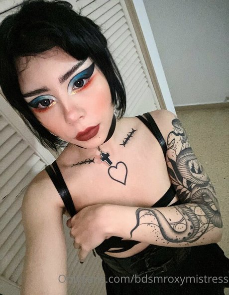 bdsmroxymistress hermosa estrella imagen