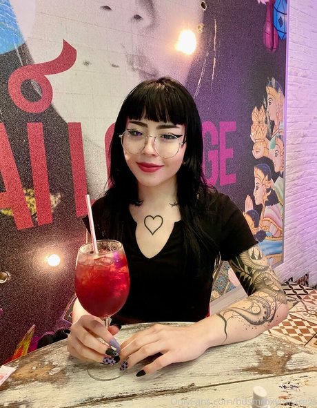 bdsmroxymistress modelo pornografico imágenes