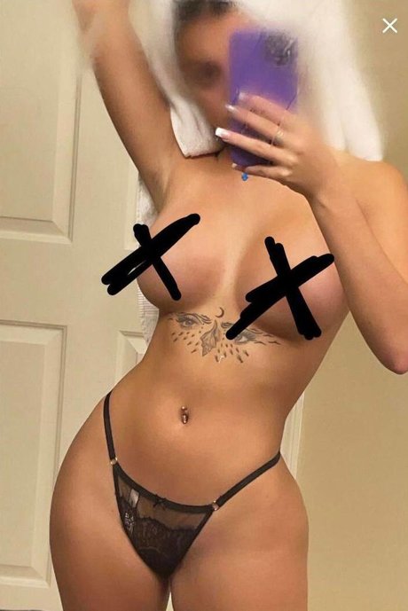 Malu Trevejo erotic actress photo