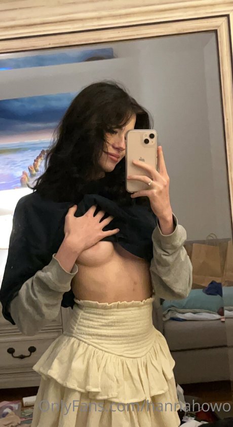 Hannahowo pornstar adult picture