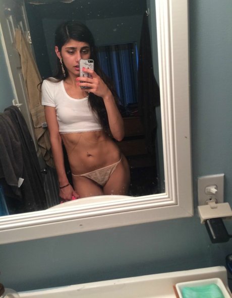 Mia Khalifa model xxx pictures