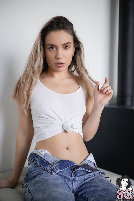 Polina Azarova model beautiful image