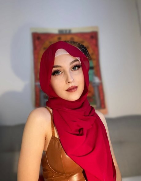 Fareeha Bakir pretty actress img