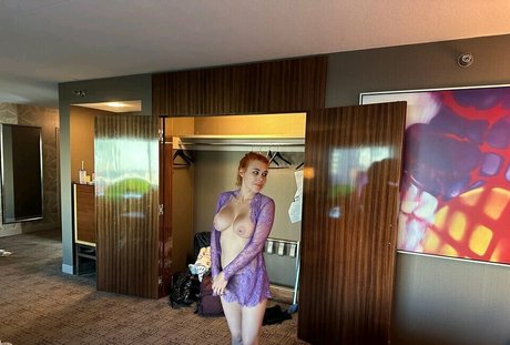 Kitty Cass model beautiful galleries