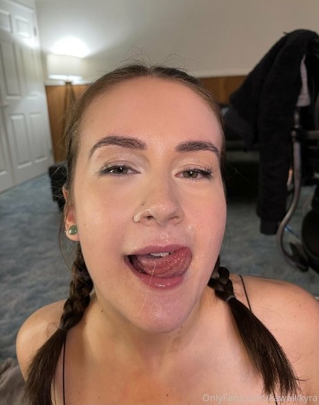 kitten kyra hot star pics