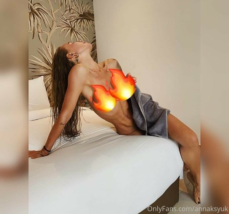 Anna Aksyuk art star images