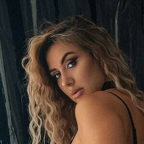 Mira Baglioni erotic model picture