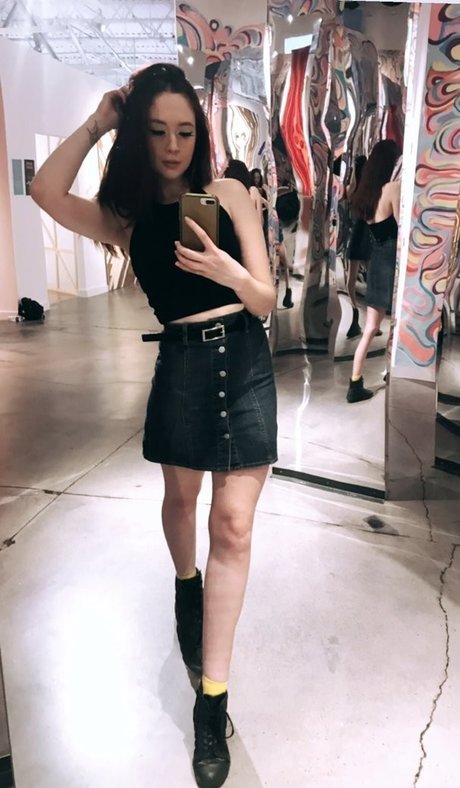 Planet Monica sexy model img