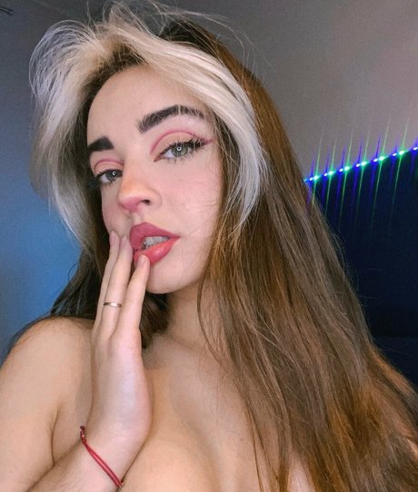 yukiszwaczka pretty pornstar photo