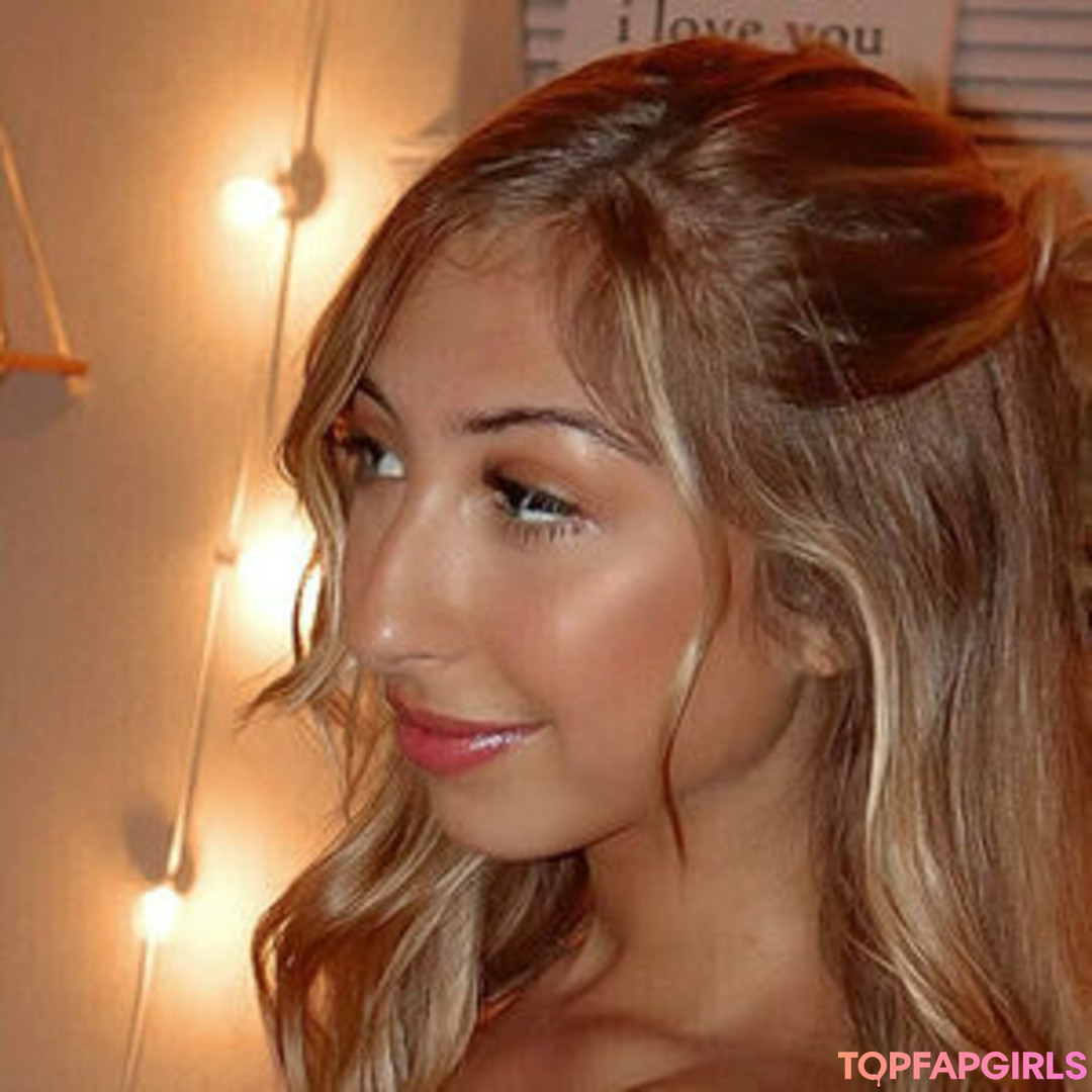 Kaleyxo18 exclusive pornstar pic