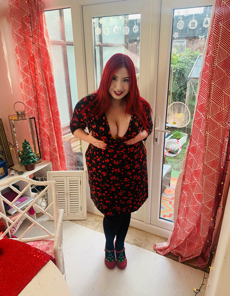Lucy Jones star perfect pictures