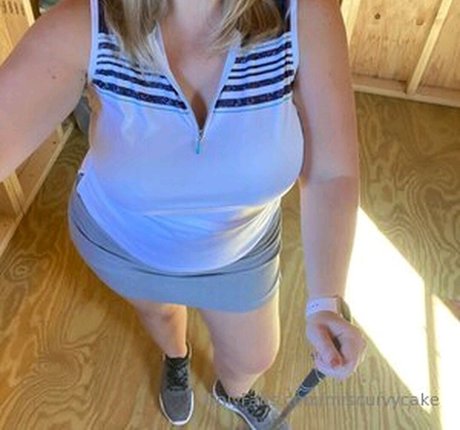 Mrs Curvy Cake pornstar perfect img