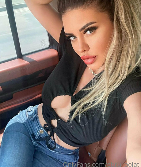 Ebru Polat model hot img