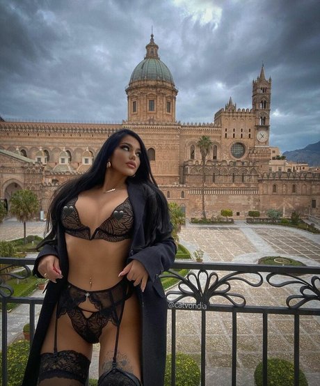 Catvondia model nude images