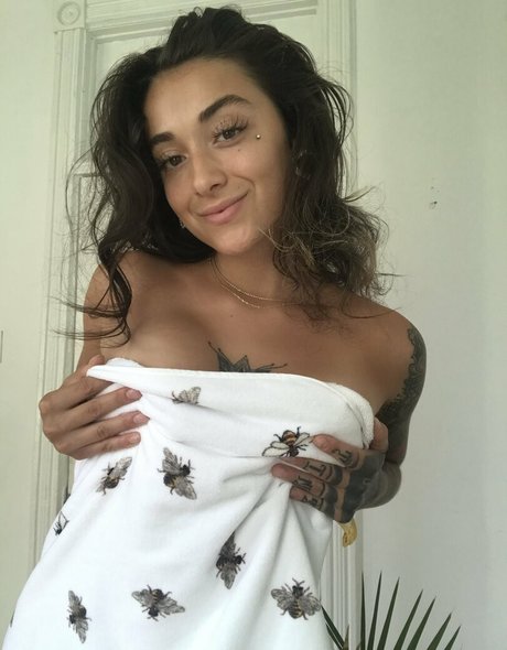 big labia onlyfans sex image