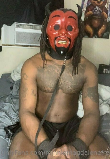 picktheclown model high quality pic