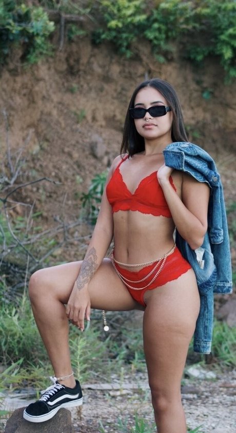Gabriela Vitoria Reis hot actress image