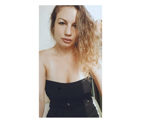 fuzyfruzsina exclusive pornstar photo