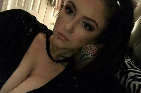 Jessica Taylor exclusive star gallery