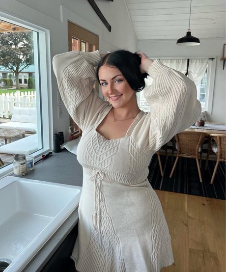 Jessica Taylor exclusive model pictures