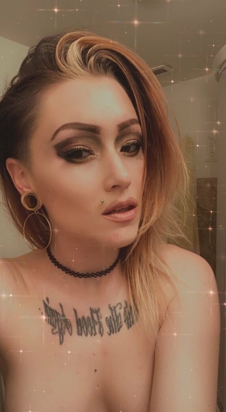 lovesickfordick erotic pornstar image
