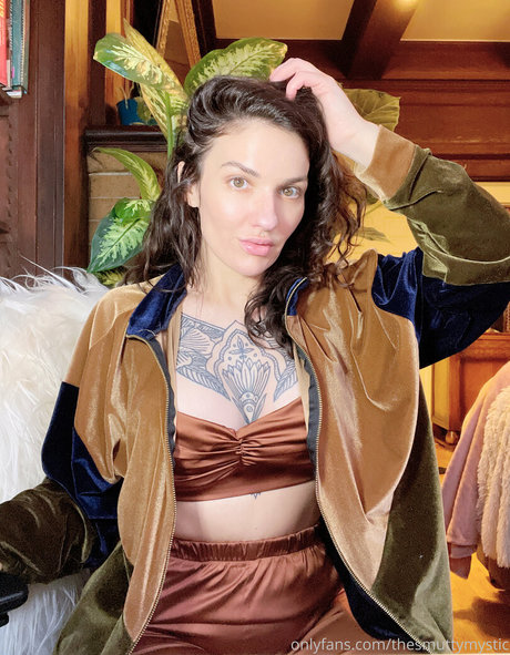 thesmuttymystic sexy actress photo