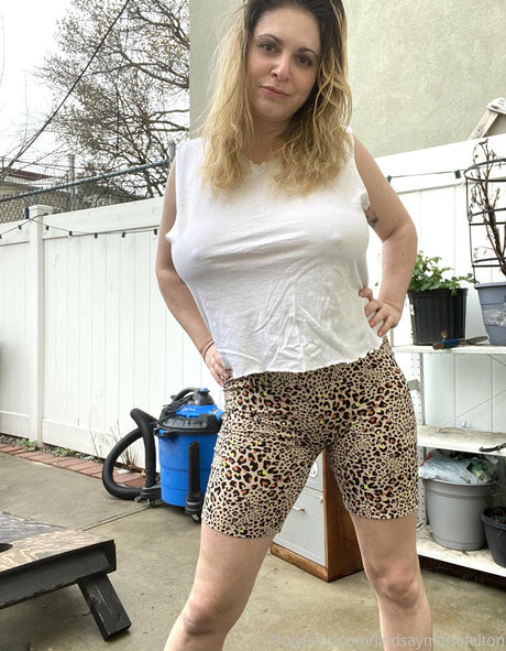 lindsaymariefelton model hot pics