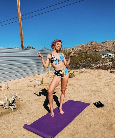 Alyson Stoner pornstar nudes photo