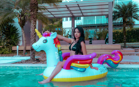 mistypremium naked pornstar img