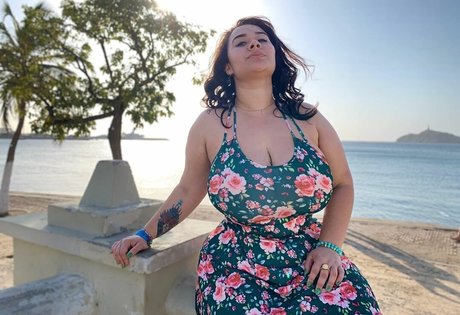 Erica Blaalz hot star image
