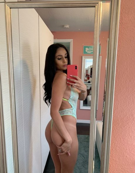 arianamarie pornstar nude gallery