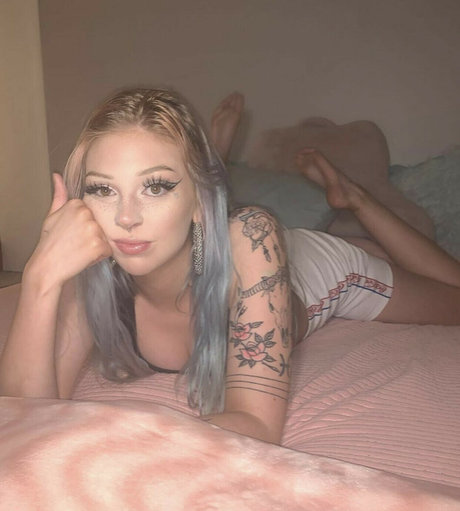 Portlandbaby nude model pic