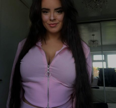 curvy naked onlyfans adult photo
