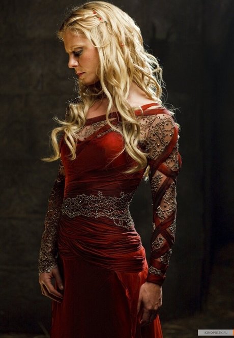 Emilia Fox model photos