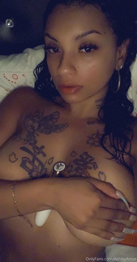 ashleyamor sexy model pic