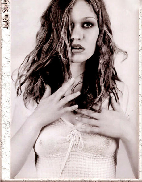 Julia Stiles free star photos