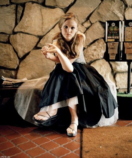 Julia Stiles hd actress photos