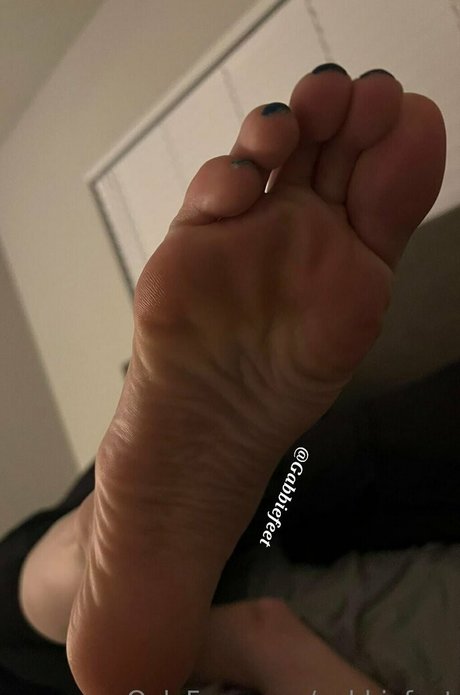 gabbiefeet nude pornstar picture