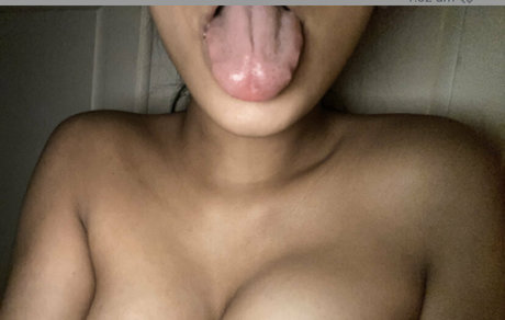 barelylegalhabibi erotic model img