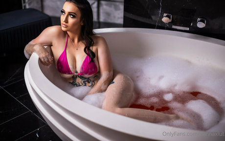 xannaxlut nudes model archive
