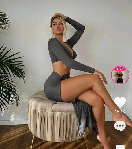 Uresa Zogu pornstar sexy picture
