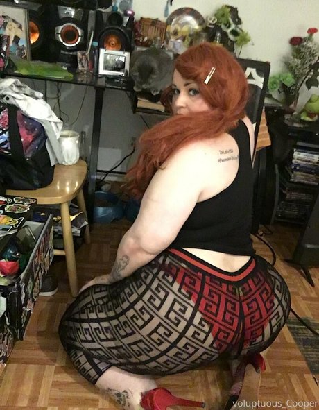 voluptuous cooper pretty model photos
