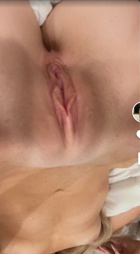 Ella Moore top profile image